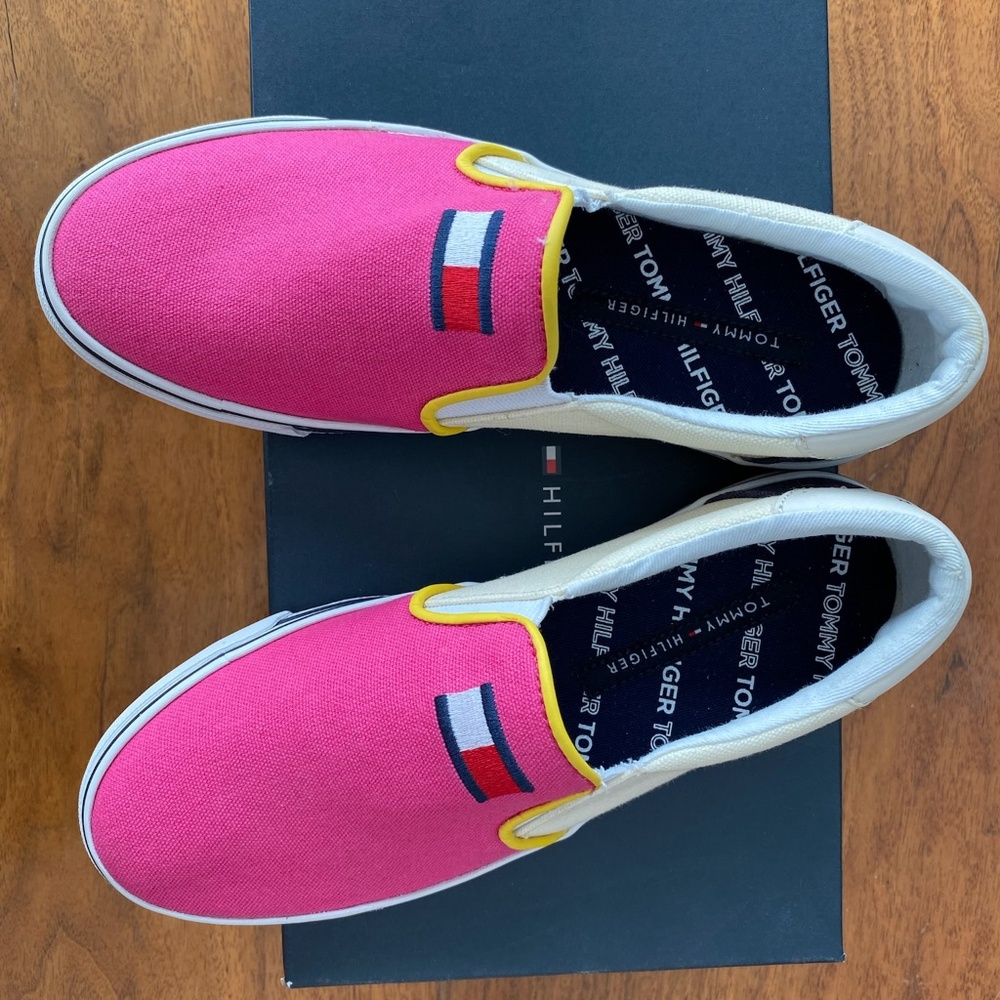 Tommy Hilfiger Dark Pink Multi-Colored Canvas Oaklyn shoes (195182079231) NWT